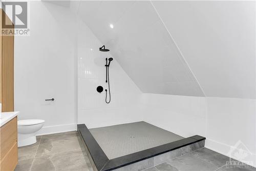 46A Fourth Avenue, Ottawa, ON - Indoor Photo Showing Bathroom