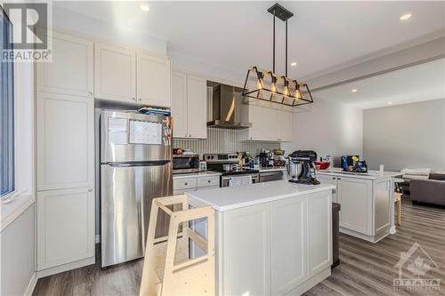 247 Atima Circle, Ottawa, ON - Indoor Photo Showing Kitchen