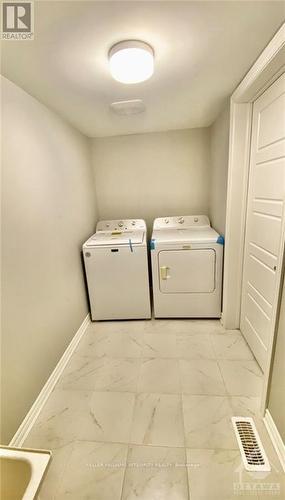 247 Atima Circle, Ottawa, ON - Indoor Photo Showing Laundry Room