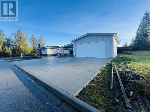 7334 Field Street, Powell River, BC - Outdoor