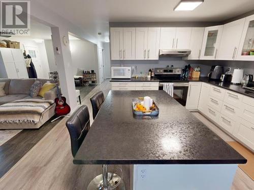 7334 Field Street, Powell River, BC - Indoor Photo Showing Kitchen