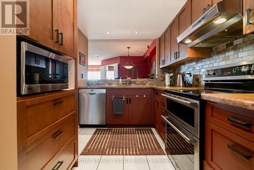 878 - 1 Greystone Walk Drive, Toronto, ON - Indoor Photo Showing Kitchen