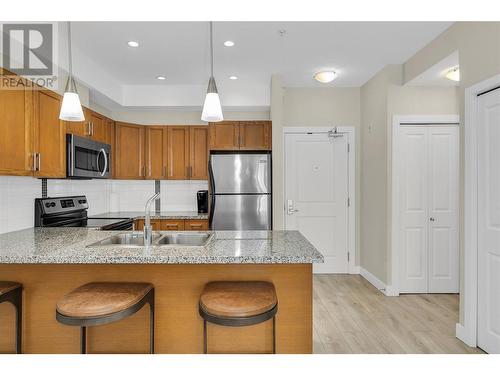 3211 Skyview Lane Unit# 312, West Kelowna, BC - Indoor Photo Showing Kitchen