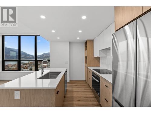 1488 Bertram Street Unit# 3010, Kelowna, BC - Indoor Photo Showing Kitchen With Upgraded Kitchen