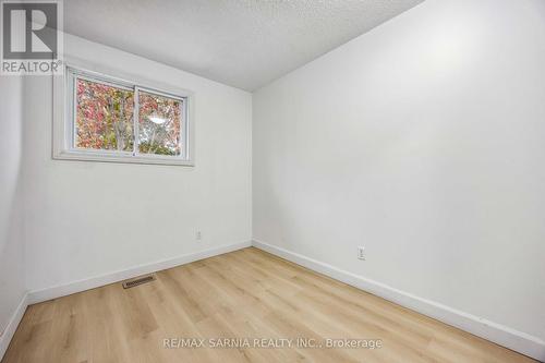 26 - 200 St Clair Boulevard, St. Clair, ON - Indoor Photo Showing Other Room