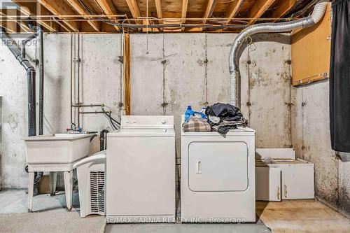 26 - 200 St Clair Boulevard, St. Clair, ON - Indoor Photo Showing Laundry Room