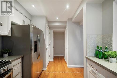 25 Windhill Crescent, Toronto, ON - Indoor Photo Showing Kitchen