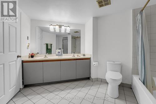 714 - 1001 Cedarglen Gate, Mississauga, ON - Indoor Photo Showing Bathroom