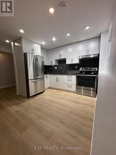 #A - 32 Hackett Street, Hunt Club - Windsor Park Village And Area, ON - Indoor Photo Showing Kitchen