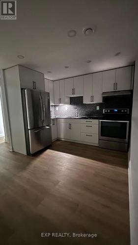 #A - 32 Hackett Street, Hunt Club - Windsor Park Village And Area, ON - Indoor Photo Showing Kitchen