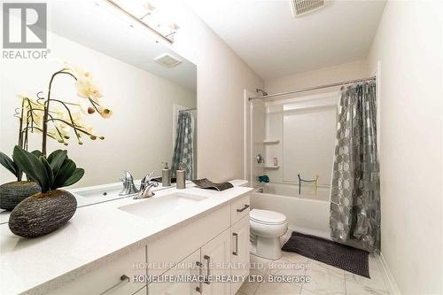 1301 Sandbar Street, London, ON - Indoor Photo Showing Bathroom