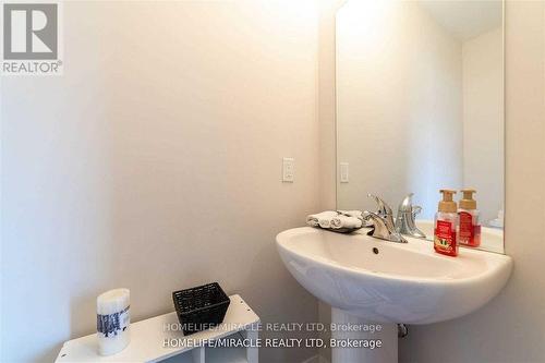 1301 Sandbar Street, London, ON - Indoor Photo Showing Bathroom