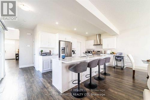 1301 Sandbar Street, London, ON - Indoor Photo Showing Kitchen With Upgraded Kitchen