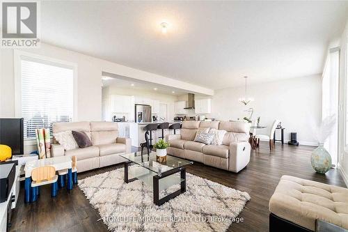 1301 Sandbar Street, London, ON - Indoor Photo Showing Living Room