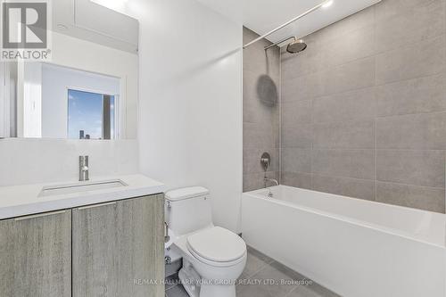 Ph 16 - 2020 Bathurst Street, Toronto, ON - Indoor Photo Showing Bathroom