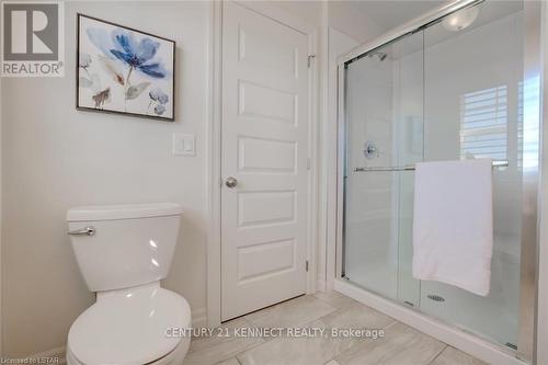 86 - 1850 Beaverbrook Avenue, London, ON - Indoor Photo Showing Bathroom