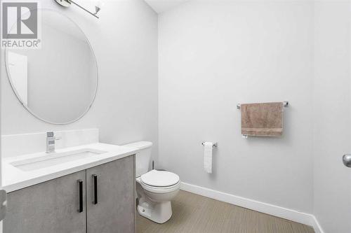 238 Lakeview Inlet, Chestermere, AB - Indoor Photo Showing Bathroom