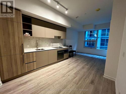 621 - 55 Mercer Street, Toronto, ON - Indoor Photo Showing Kitchen