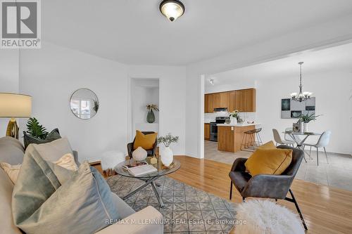 47 Jonas Millway, Whitchurch-Stouffville, ON - Indoor Photo Showing Living Room