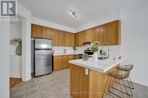 47 Jonas Millway, Whitchurch-Stouffville, ON - Indoor Photo Showing Kitchen