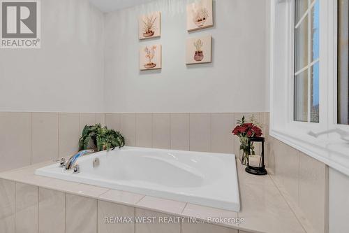 21 Scotia Road, Georgina, ON - Indoor Photo Showing Bathroom