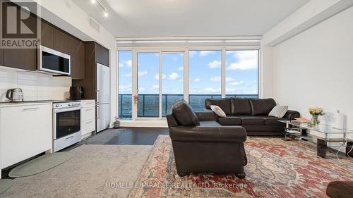 1210N - 225 Veterans Drive N, Brampton, ON - Indoor Photo Showing Living Room