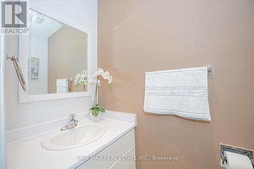 45 Greenwich Circle, Brampton, ON -  Photo Showing Bathroom