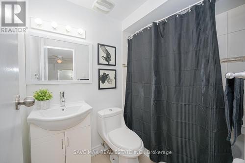 45 Greenwich Circle, Brampton, ON - Indoor Photo Showing Bathroom