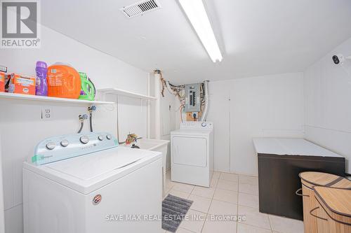 45 Greenwich Circle, Brampton, ON - Indoor Photo Showing Laundry Room