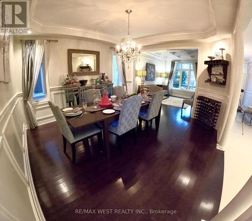 418 Hidden Trail Circle S, Oakville, ON - Indoor Photo Showing Dining Room