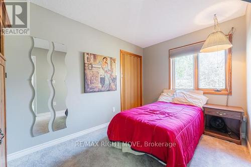 2697 Aspdin Road, Huntsville, ON - Indoor Photo Showing Bedroom