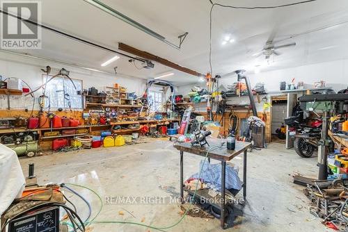 2697 Aspdin Road, Huntsville, ON - Indoor Photo Showing Garage