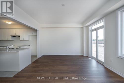 114 Player Drive, Erin, ON - Indoor Photo Showing Kitchen With Double Sink