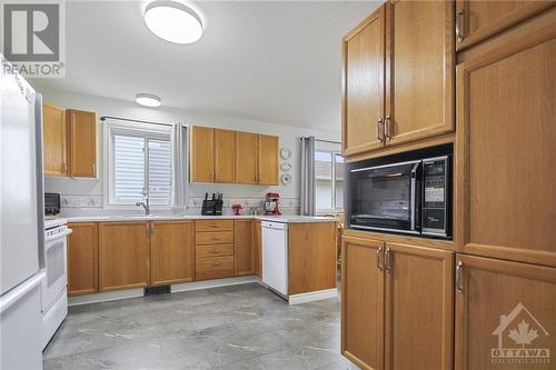 64 Dunham Street, Carleton Place, ON - Indoor Photo Showing Kitchen