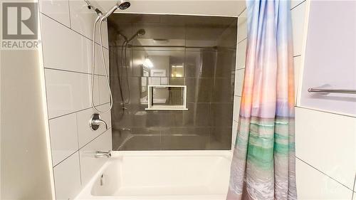 2609 Baseline Road, Ottawa, ON - Indoor Photo Showing Bathroom