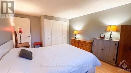 2609 Baseline Road, Ottawa, ON - Indoor Photo Showing Bedroom