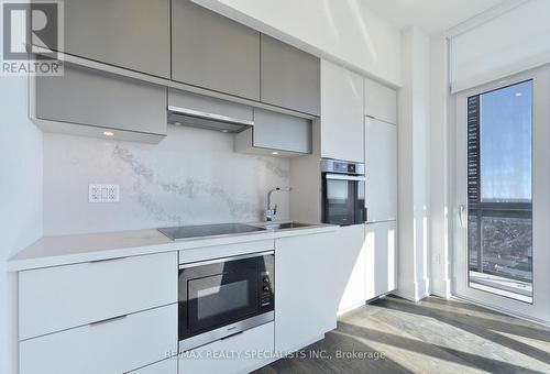 4403 - 39 Roehampton Avenue, Toronto, ON - Indoor Photo Showing Kitchen