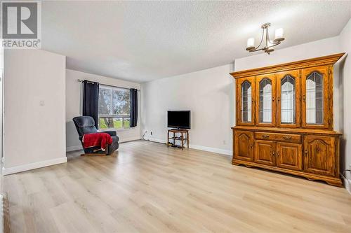 200 St Clair Boulevard Unit# 26, St Clair, ON - Indoor Photo Showing Living Room