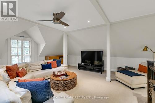 32 Highgate Road, Toronto, ON - Indoor Photo Showing Living Room