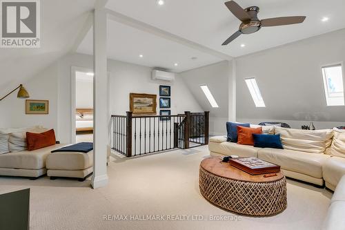 32 Highgate Road, Toronto, ON - Indoor Photo Showing Living Room