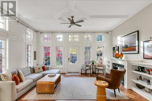 32 Highgate Road, Toronto, ON - Indoor Photo Showing Living Room