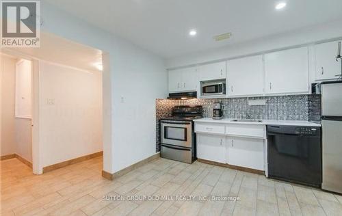 59 Edinborough Crt, Toronto, ON - Indoor Photo Showing Kitchen