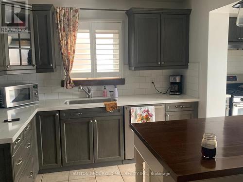 59 Edinborough Crt, Toronto, ON - Indoor Photo Showing Kitchen