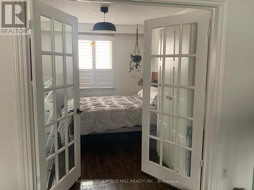 59 Edinborough Crt, Toronto, ON - Indoor Photo Showing Bedroom