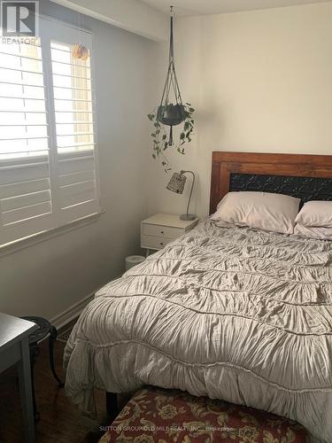 59 Edinborough Crt, Toronto, ON - Indoor Photo Showing Bedroom