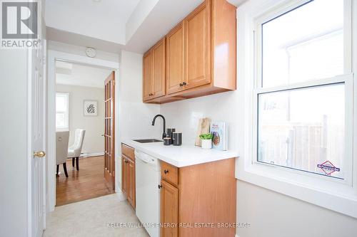 894 Robson Street, Oshawa (Lakeview), ON - Indoor Photo Showing Kitchen