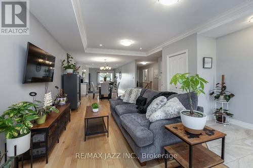 34 Cortland Way, Brighton, ON - Indoor Photo Showing Living Room