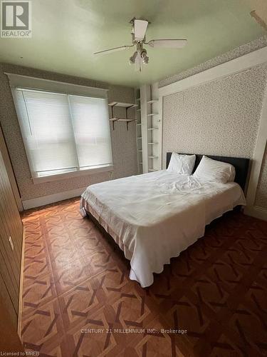 21 Bridge Street E, Port Colborne, ON - Indoor Photo Showing Bedroom