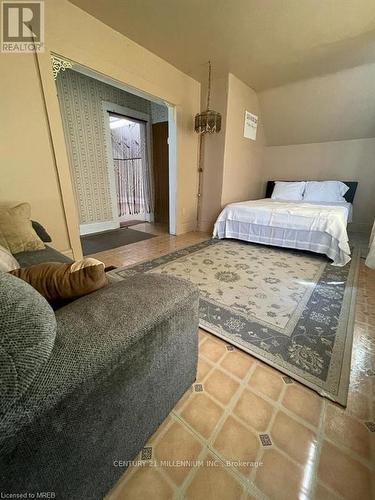 21 Bridge Street E, Port Colborne, ON - Indoor Photo Showing Bedroom