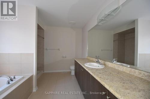 31 Cheevers Road, Brantford, ON - Indoor Photo Showing Bathroom